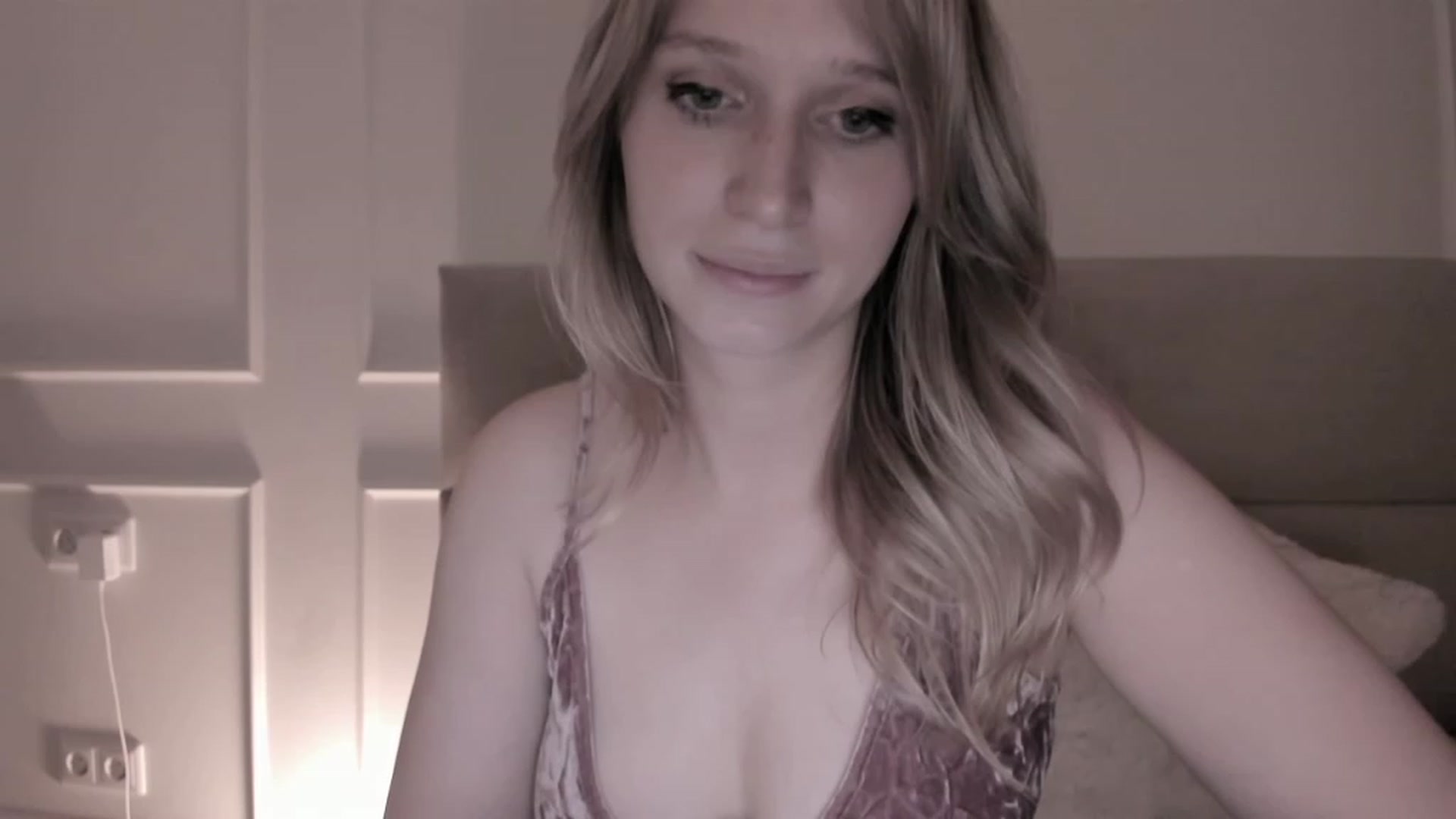 Gallery image thumbnail from Speculoos_'s myfreecams stream on, 06/14/2023, 20:21 image 14 of 20