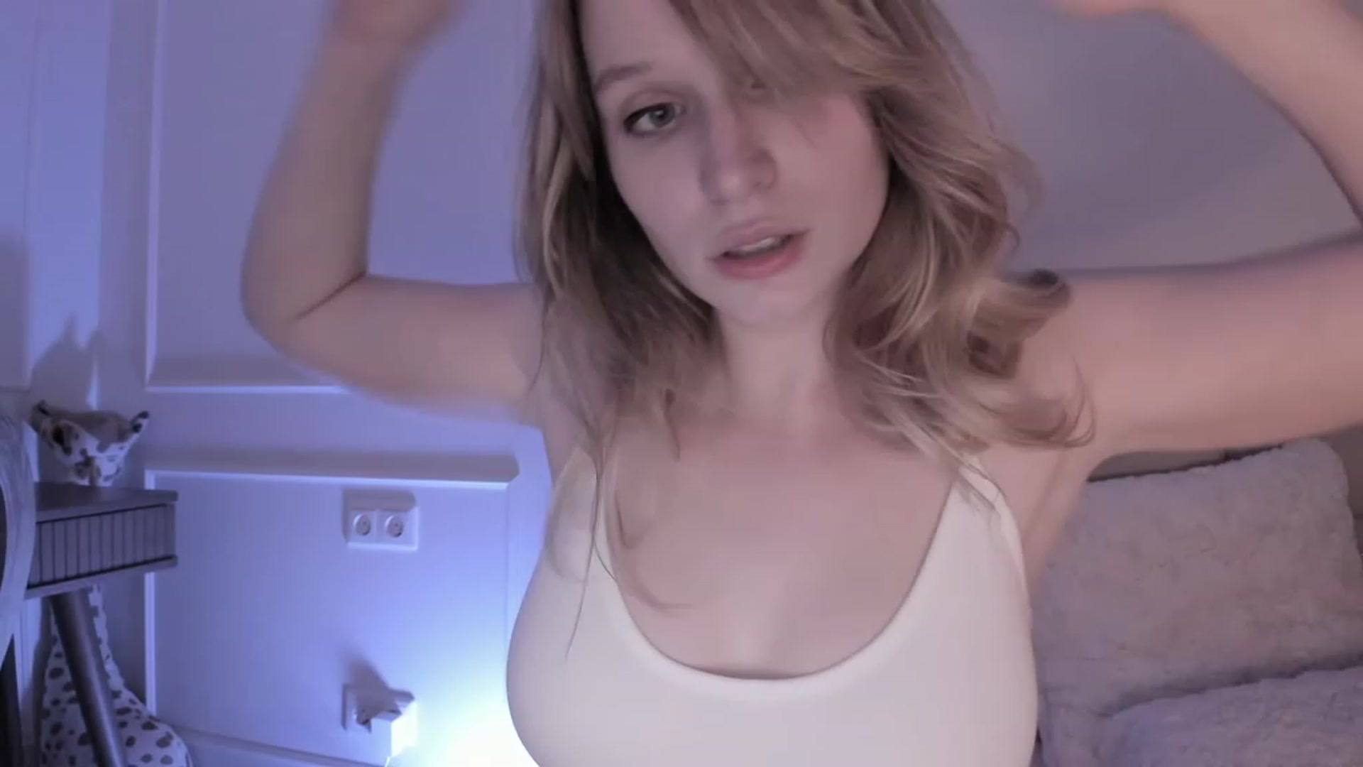 Gallery image thumbnail from Speculoos_'s myfreecams stream on, 07/17/2023, 20:50 image 9 of 20