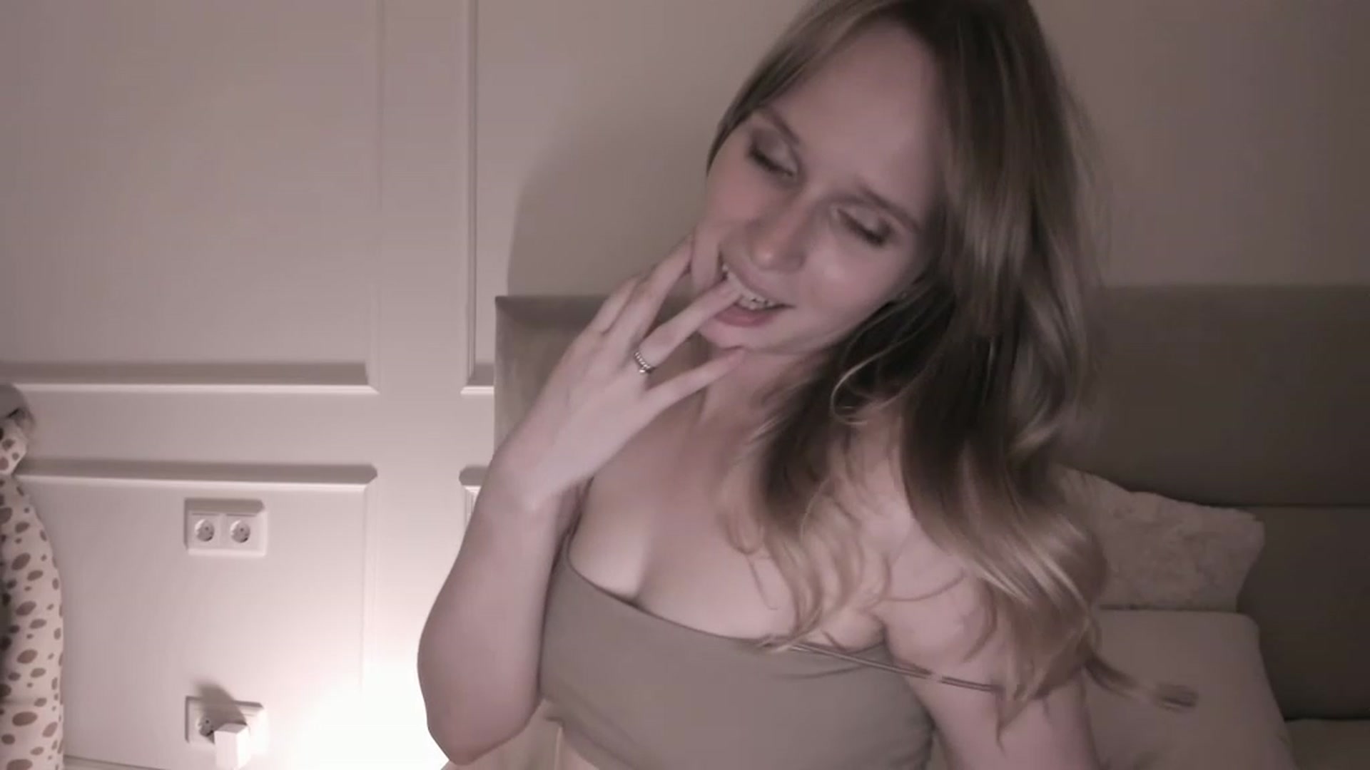 Gallery image thumbnail from Speculoos_'s myfreecams stream on, 07/22/2023, 20:19 image 12 of 20