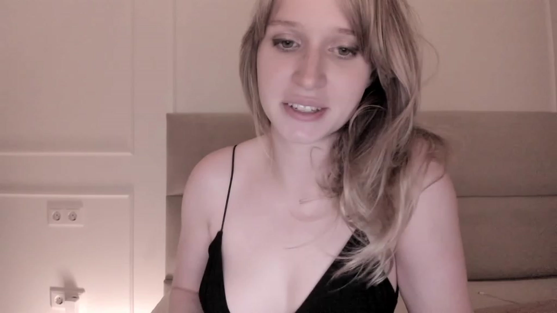 Gallery image thumbnail from Speculoos_'s myfreecams stream on, 08/12/2023, 20:28 image 1 of 20
