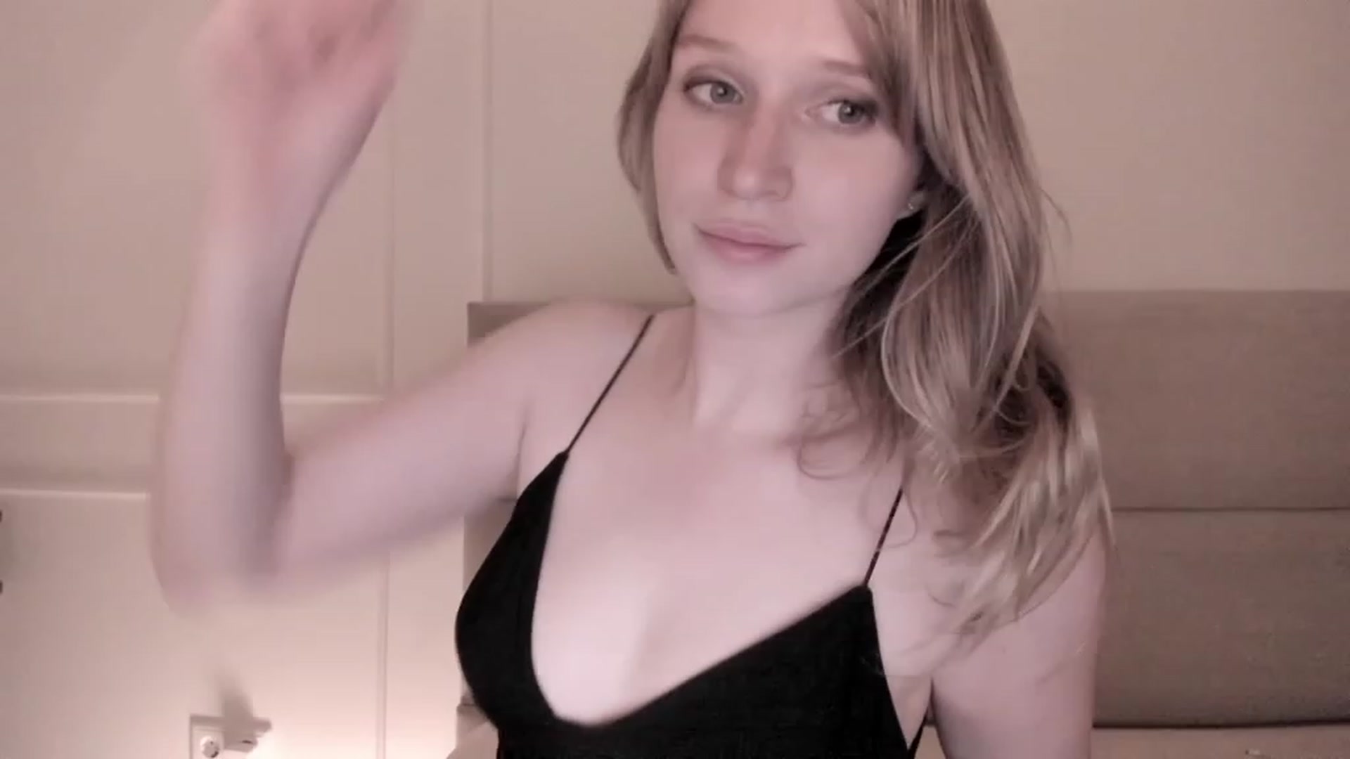 Gallery image thumbnail from Speculoos_'s myfreecams stream on, 08/12/2023, 20:28 image 18 of 20