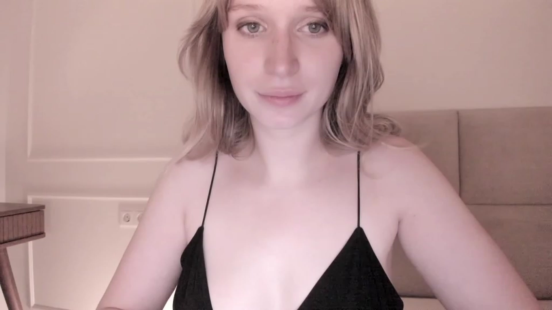 Gallery image thumbnail from Speculoos_'s myfreecams stream on, 08/12/2023, 20:28 image 13 of 20