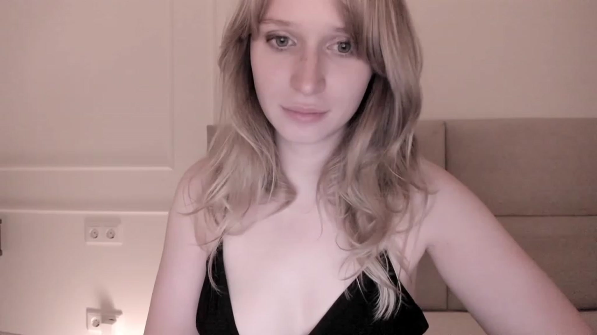 Gallery image thumbnail from Speculoos_'s myfreecams stream on, 08/12/2023, 20:28 image 17 of 20