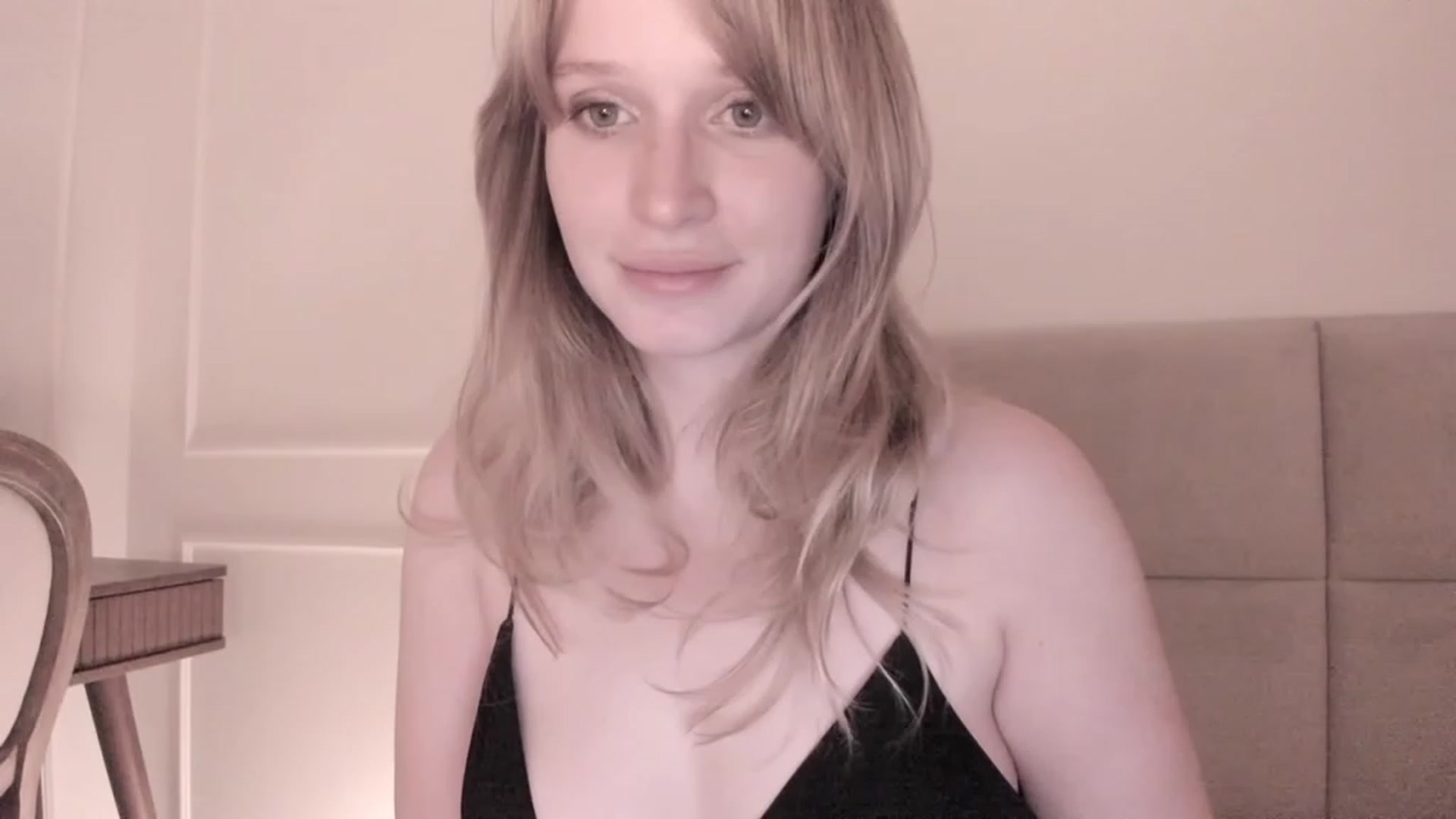 Gallery image thumbnail from Speculoos_'s myfreecams stream on, 08/12/2023, 20:28 image 7 of 20