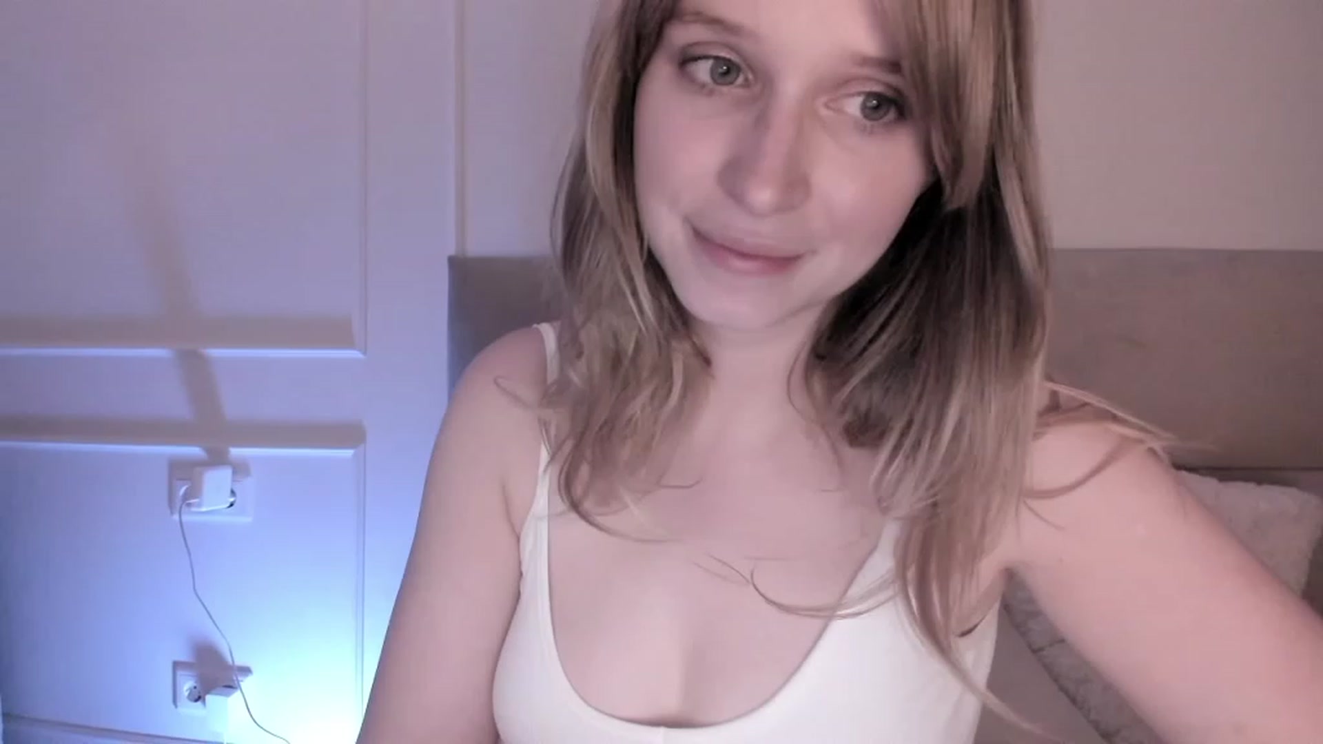 Gallery image thumbnail from Speculoos_'s myfreecams stream on, 08/18/2023, 19:41 image 19 of 20