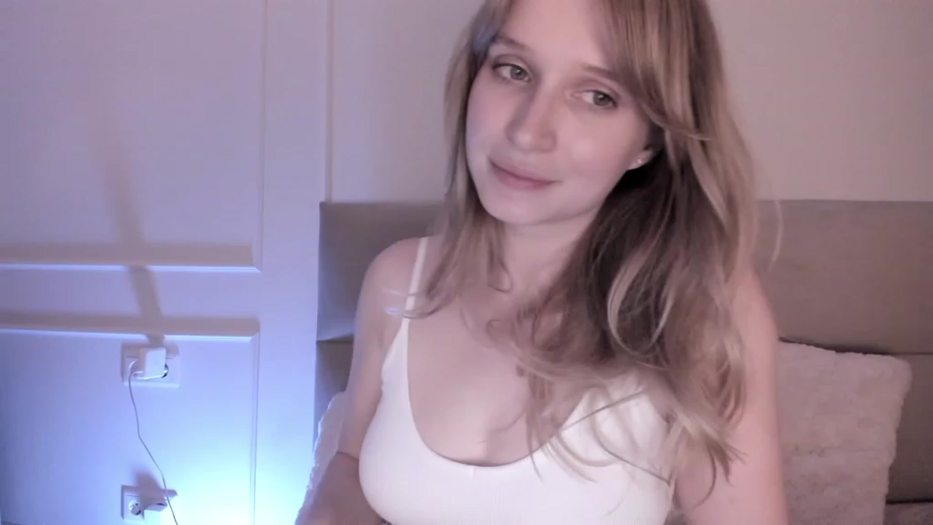 Gallery image thumbnail from Speculoos_'s myfreecams stream on, 08/18/2023, 19:41 image 5 of 20