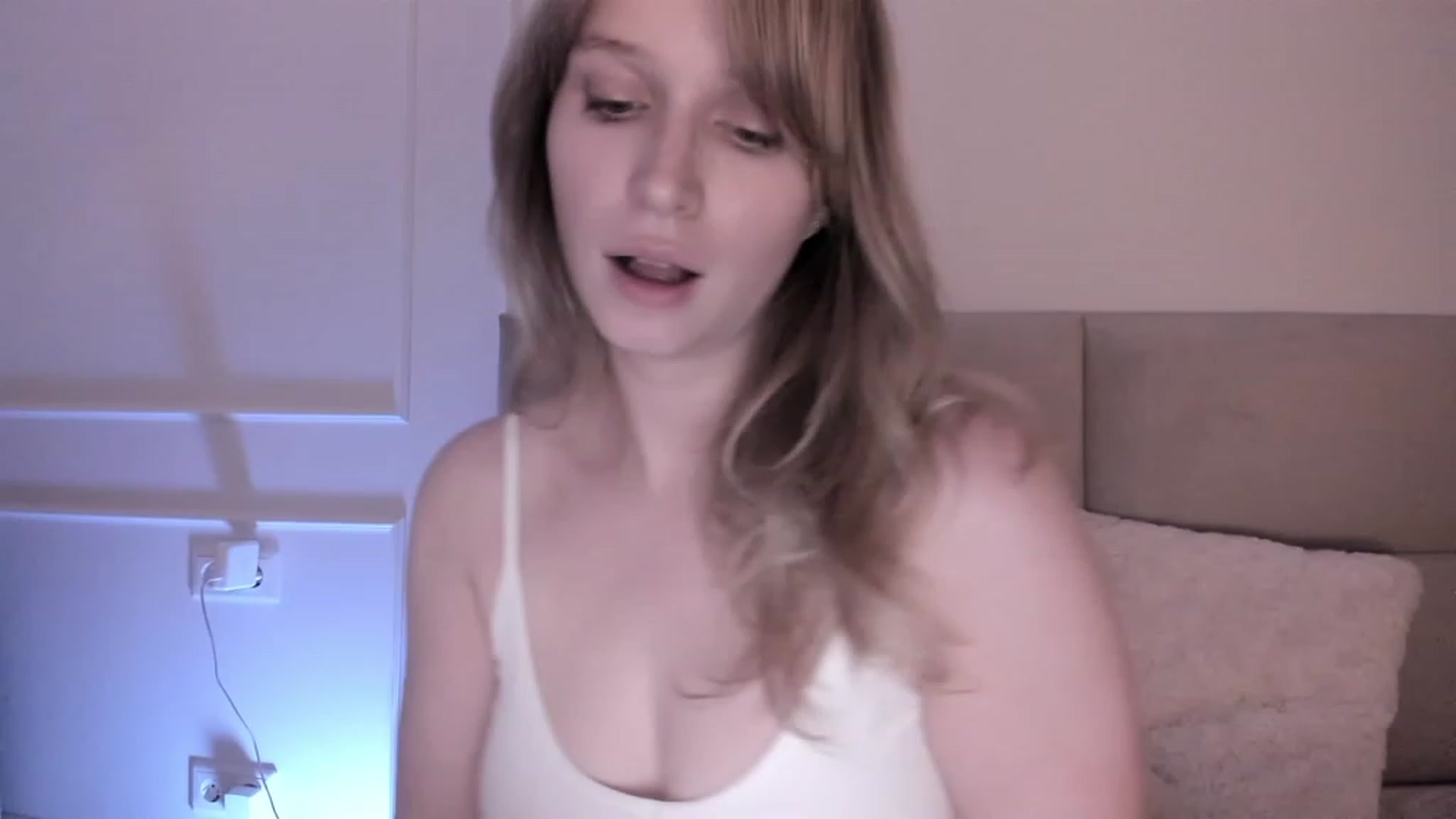 Gallery image thumbnail from Speculoos_'s myfreecams stream on, 08/18/2023, 19:41 image 3 of 20