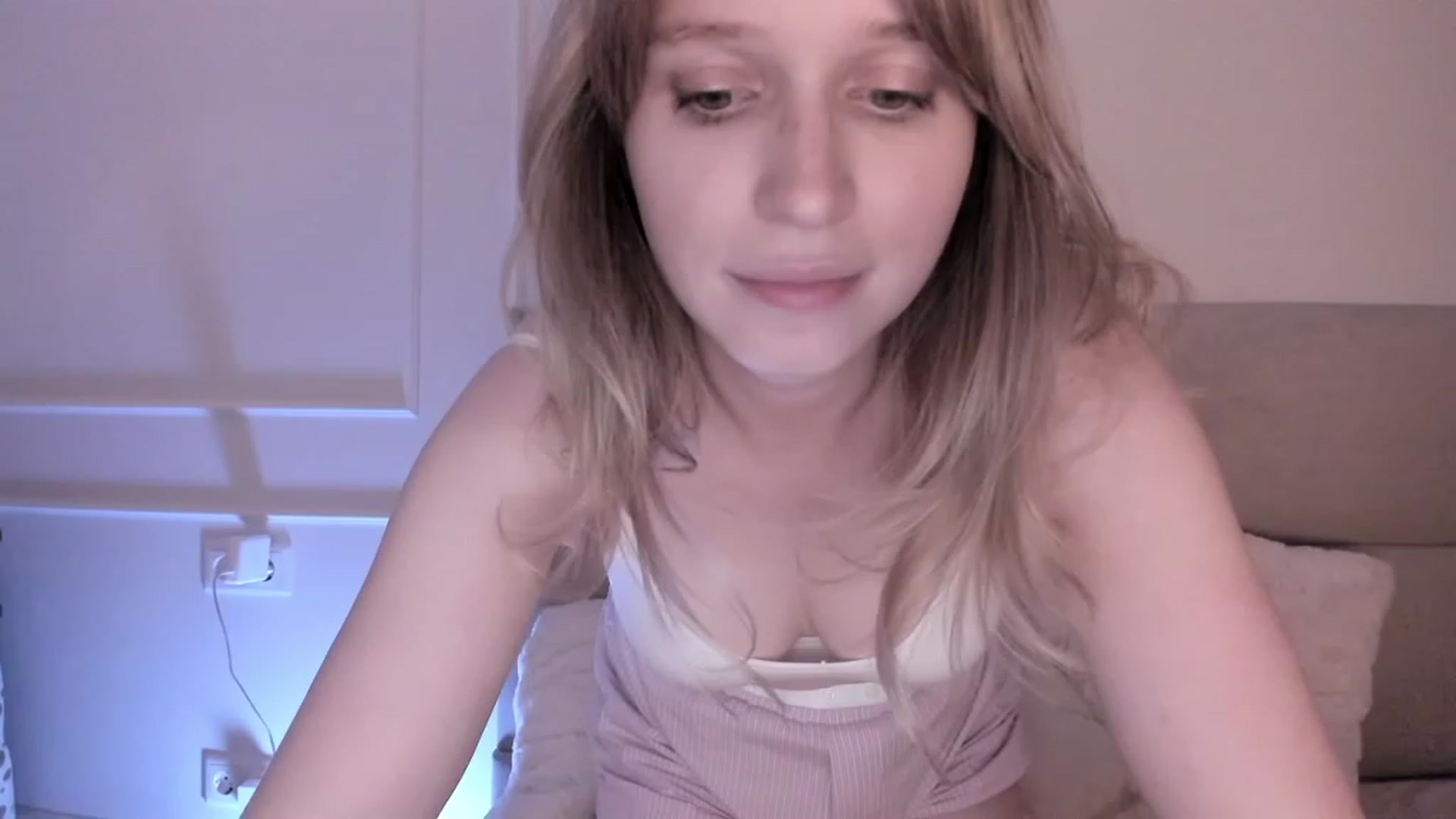 Gallery image thumbnail from Speculoos_'s myfreecams stream on, 08/18/2023, 19:41 image 1 of 20