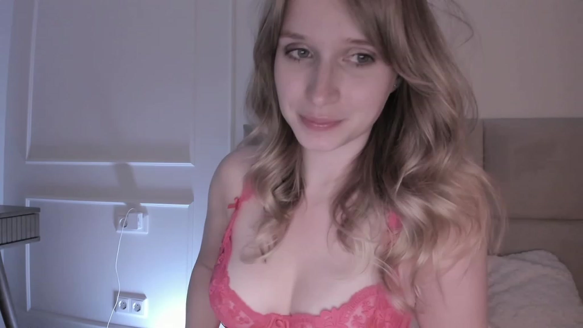 Gallery image thumbnail from Speculoos_'s myfreecams stream on, 09/18/2023, 20:53 image 2 of 20