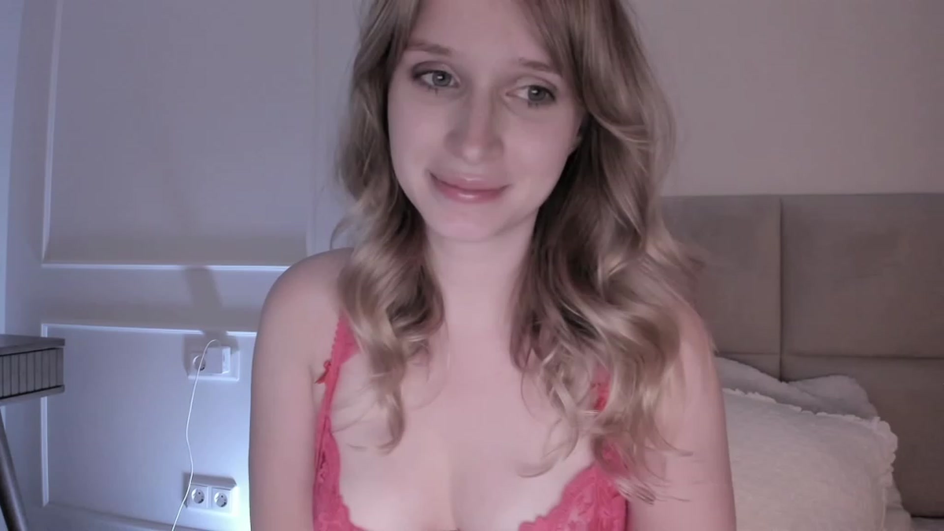 Gallery image thumbnail from Speculoos_'s myfreecams stream on, 09/18/2023, 20:53 image 1 of 20