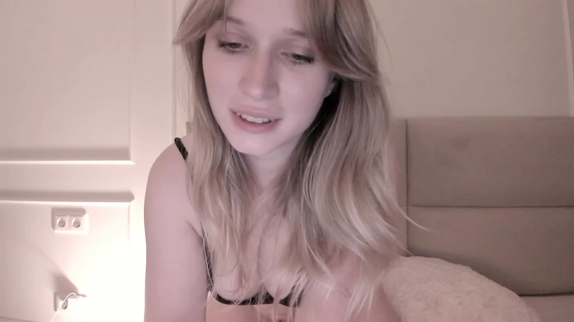 Gallery image thumbnail from Speculoos_'s myfreecams stream on, 09/24/2023, 21:01 image 9 of 20