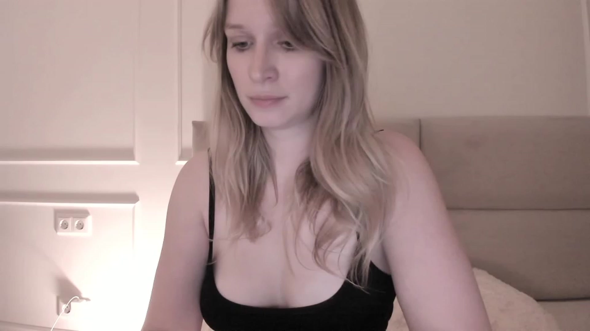 Gallery image thumbnail from Speculoos_'s myfreecams stream on, 09/24/2023, 21:01 image 12 of 20
