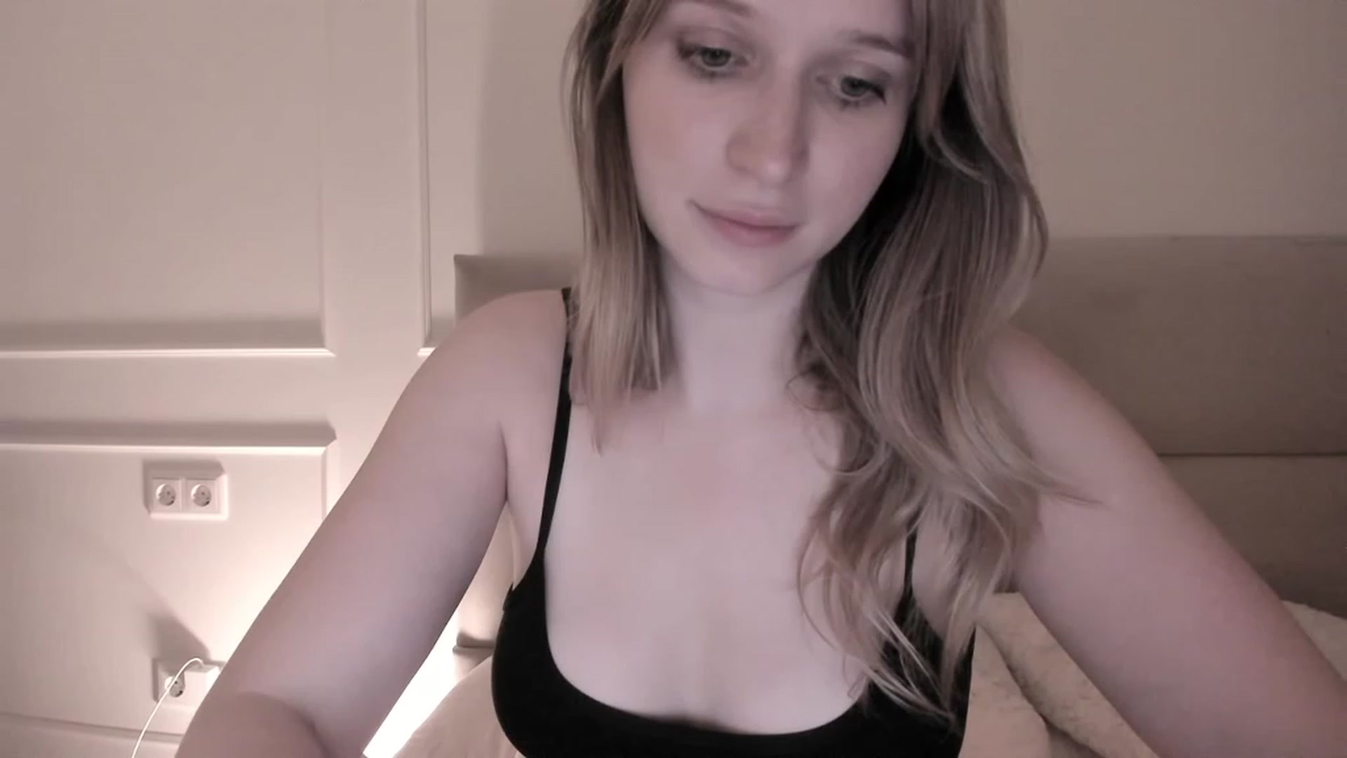 Gallery image thumbnail from Speculoos_'s myfreecams stream on, 09/24/2023, 21:26 image 4 of 20