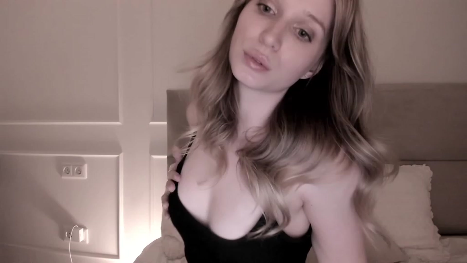 Gallery image thumbnail from Speculoos_'s myfreecams stream on, 10/04/2023, 20:27 image 5 of 20