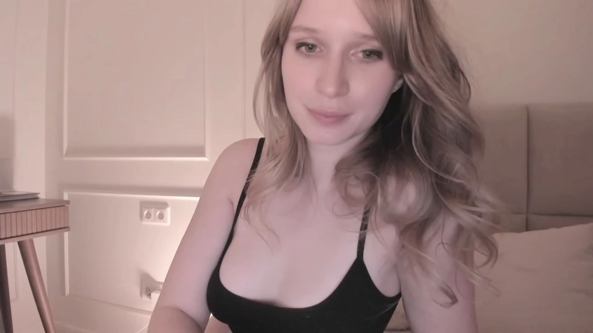 Gallery image thumbnail from Speculoos_'s myfreecams stream on, 10/09/2023, 20:19 image 13 of 20