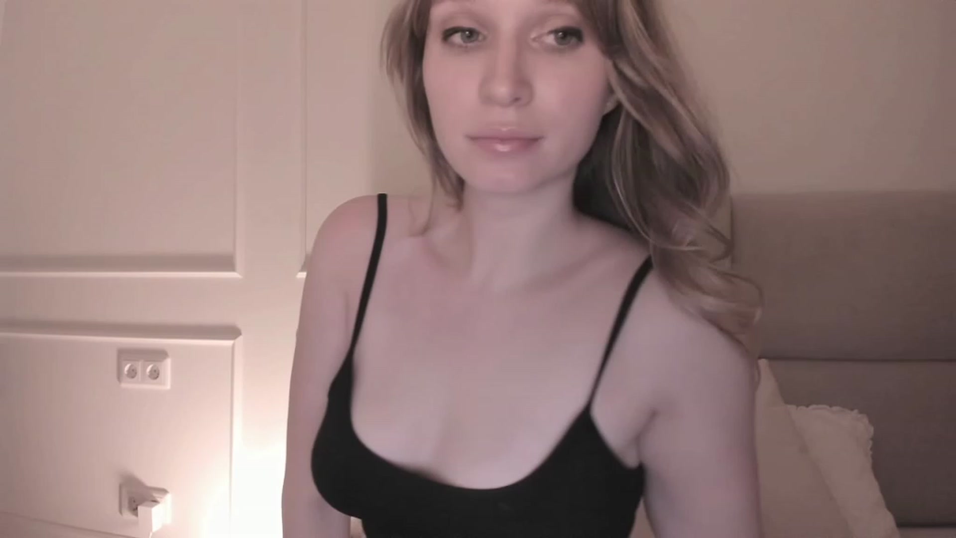 Gallery image thumbnail from Speculoos_'s myfreecams stream on, 10/09/2023, 20:19 image 2 of 20