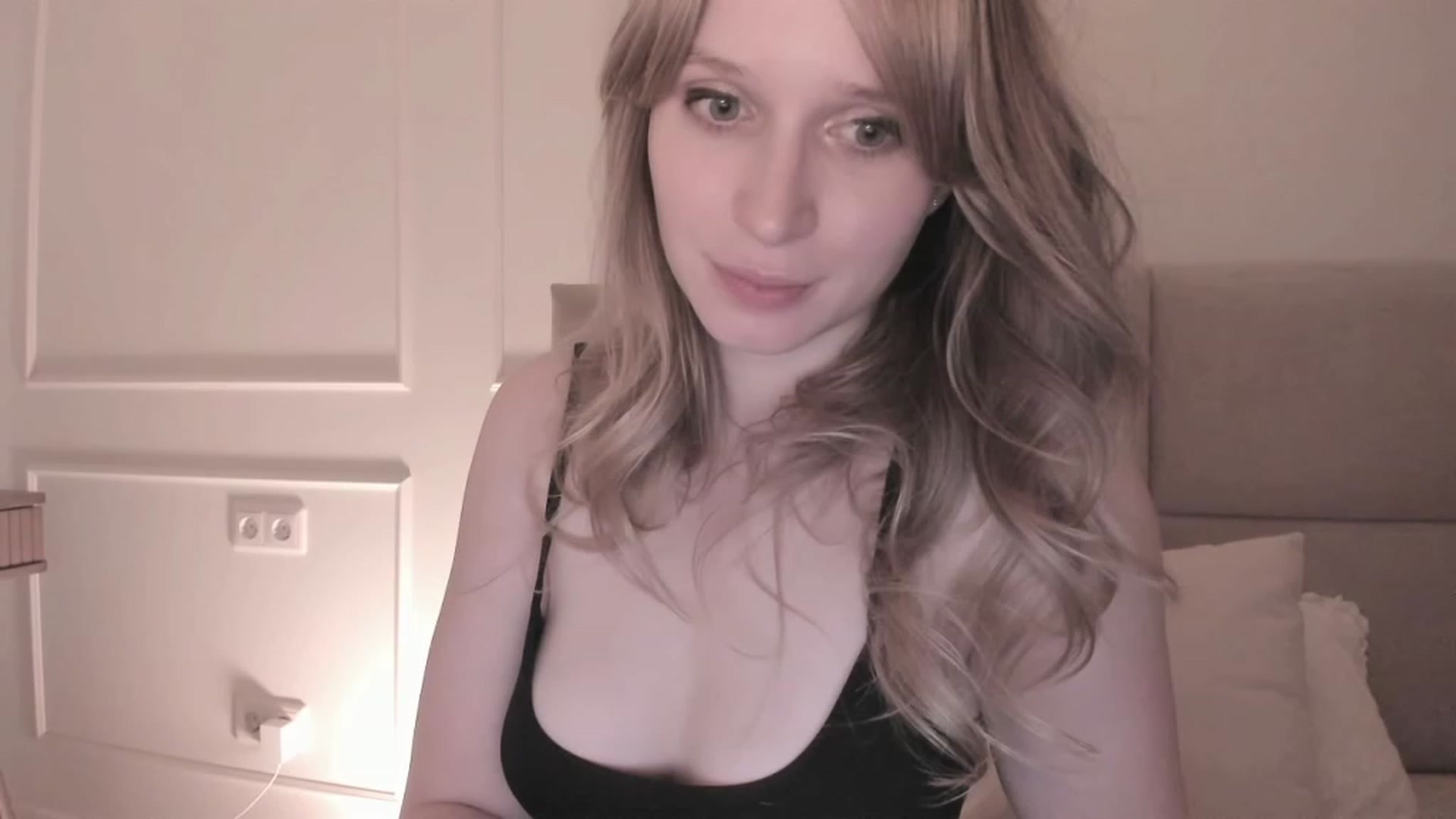 Gallery image thumbnail from Speculoos_'s myfreecams stream on, 10/09/2023, 20:19 image 14 of 20