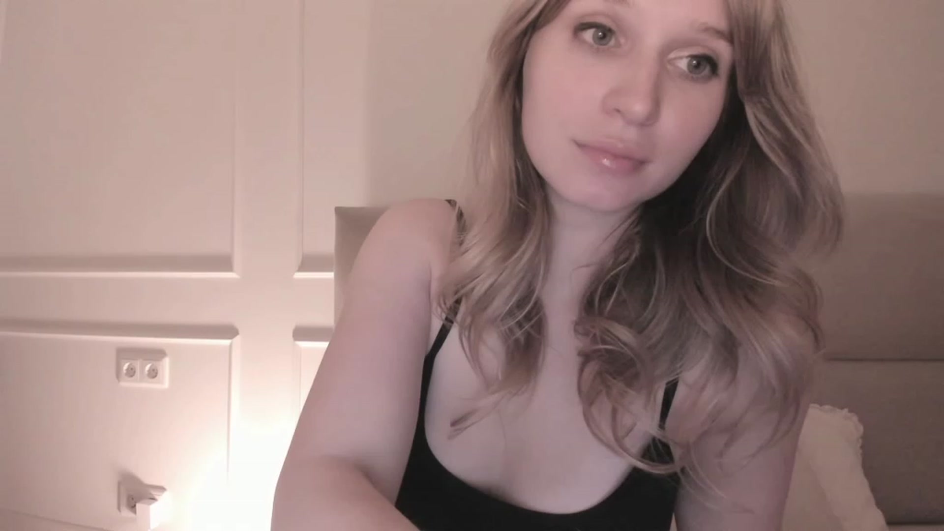 Gallery image thumbnail from Speculoos_'s myfreecams stream on, 10/09/2023, 20:19 image 1 of 20