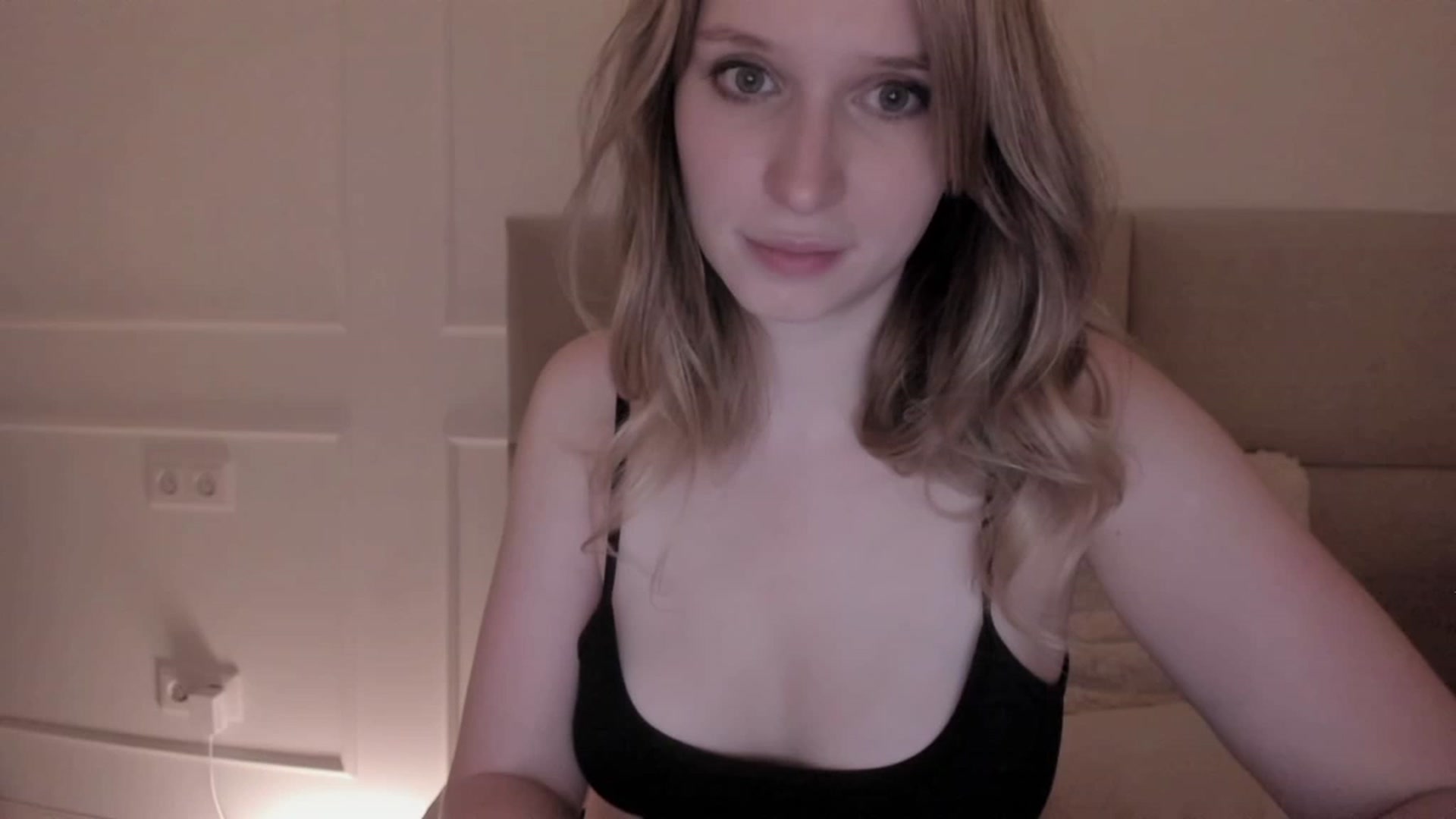 Gallery image thumbnail from Speculoos_'s myfreecams stream on, 10/25/2023, 20:42 image 20 of 20