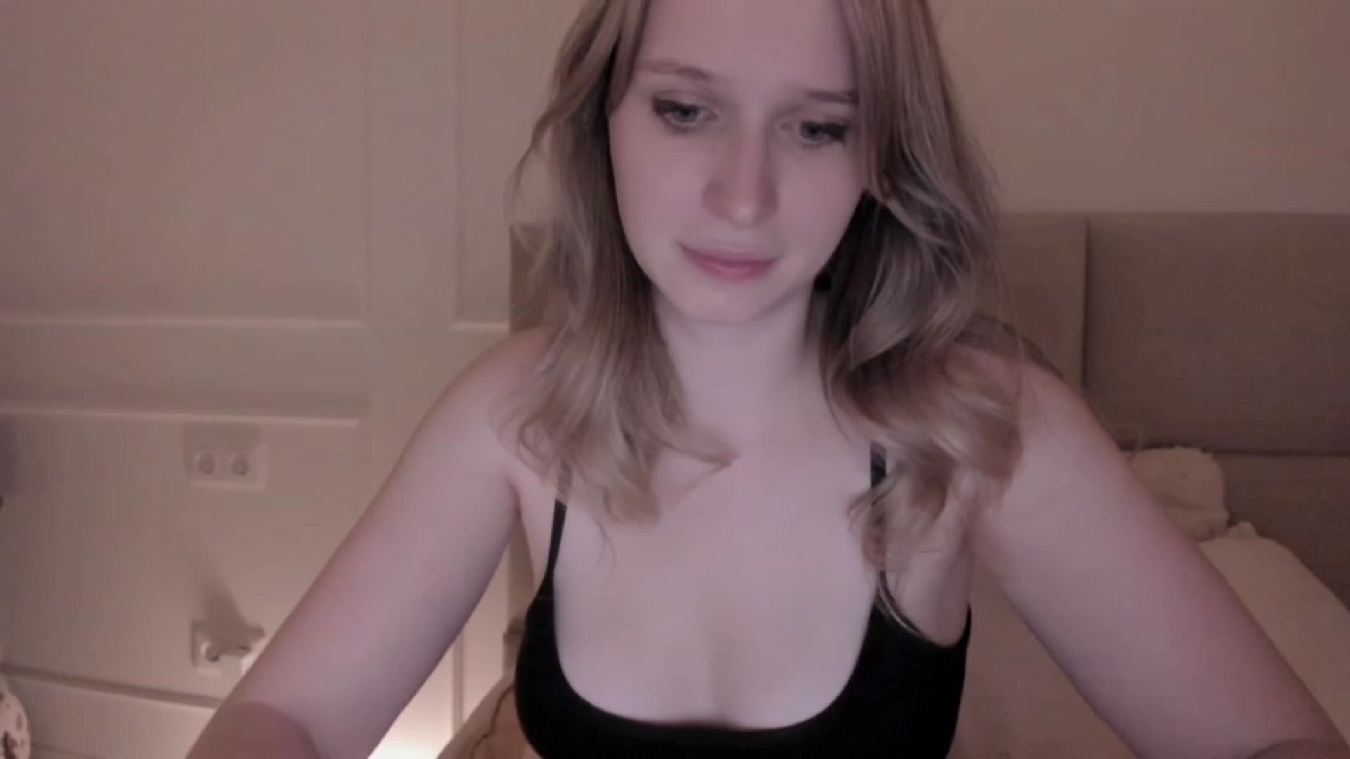 Gallery image thumbnail from Speculoos_'s myfreecams stream on, 10/25/2023, 20:42 image 11 of 20