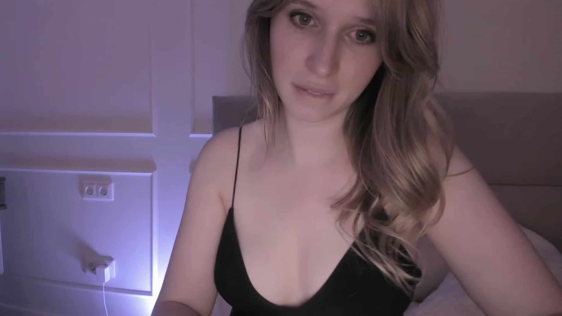 Gallery image thumbnail from Speculoos_'s myfreecams stream on, 11/01/2023, 20:27 image 16 of 20