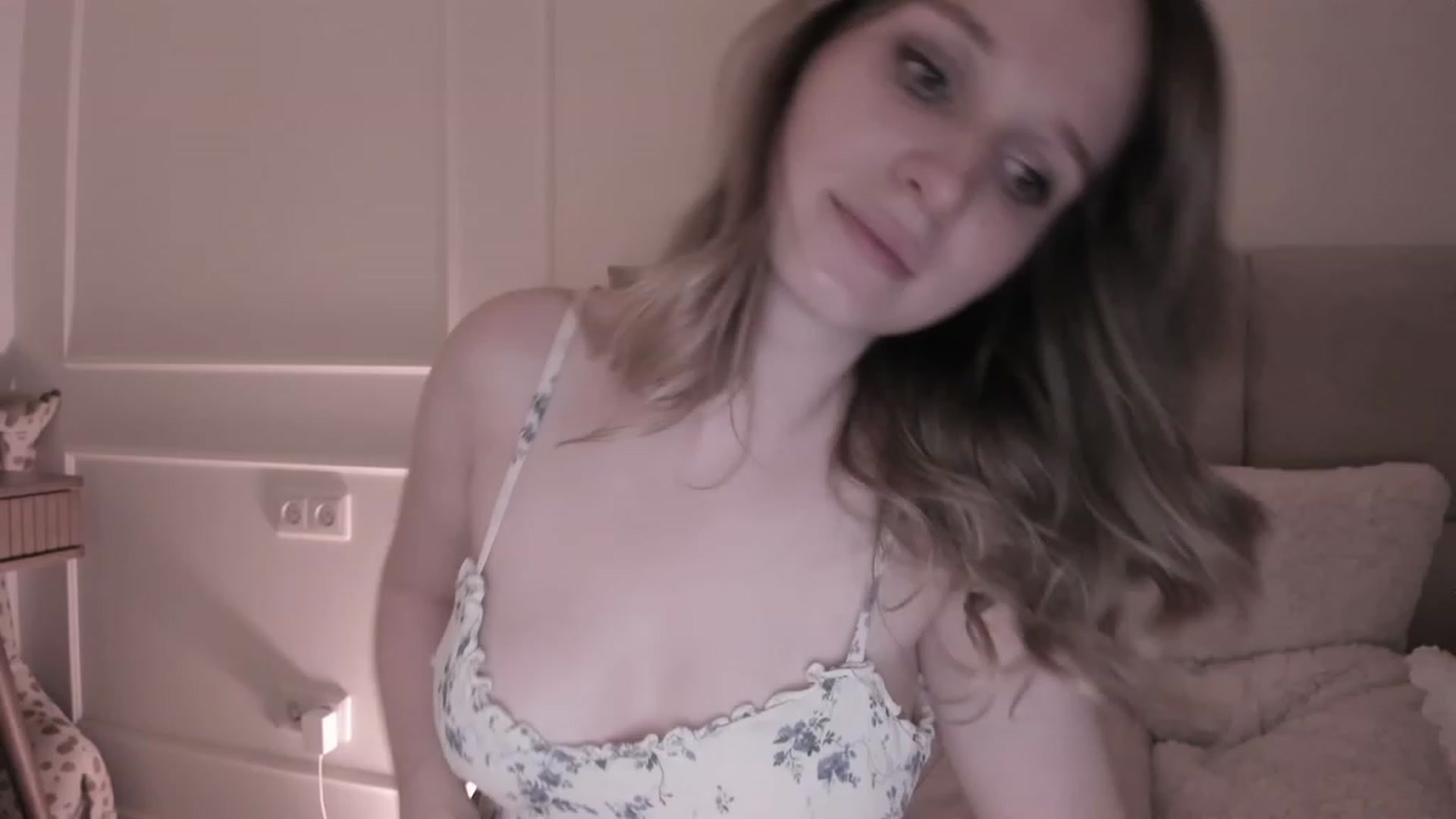 Gallery image thumbnail from Speculoos_'s myfreecams stream on, 11/07/2023, 20:31 image 16 of 20