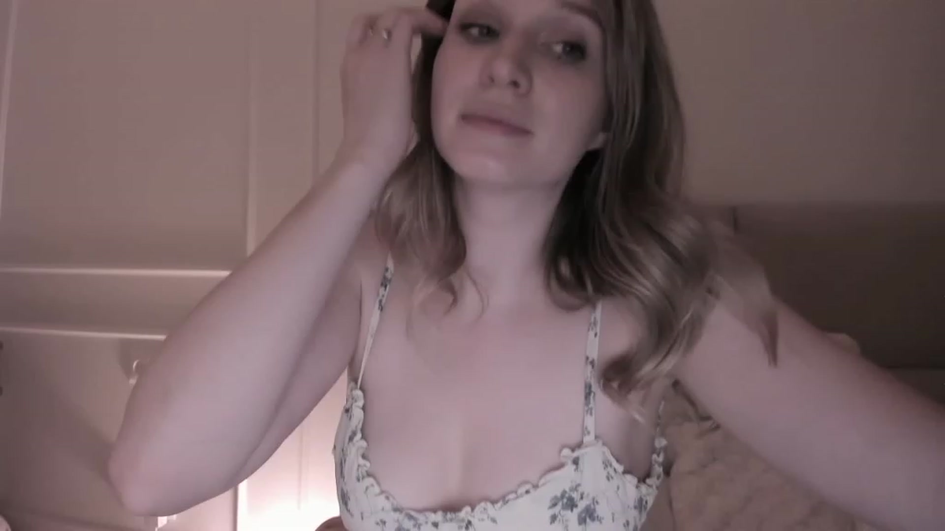 Gallery image thumbnail from Speculoos_'s myfreecams stream on, 11/07/2023, 20:31 image 4 of 20