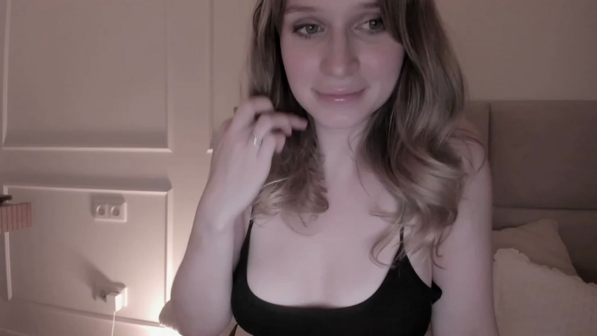 Gallery image thumbnail from Speculoos_'s myfreecams stream on, 11/14/2023, 20:59 image 8 of 20