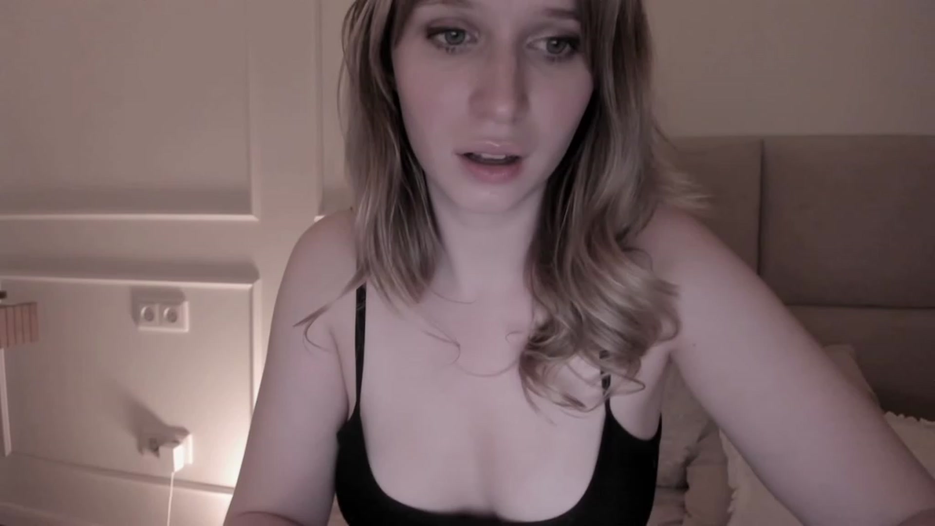 Gallery image thumbnail from Speculoos_'s myfreecams stream on, 11/14/2023, 20:59 image 16 of 20