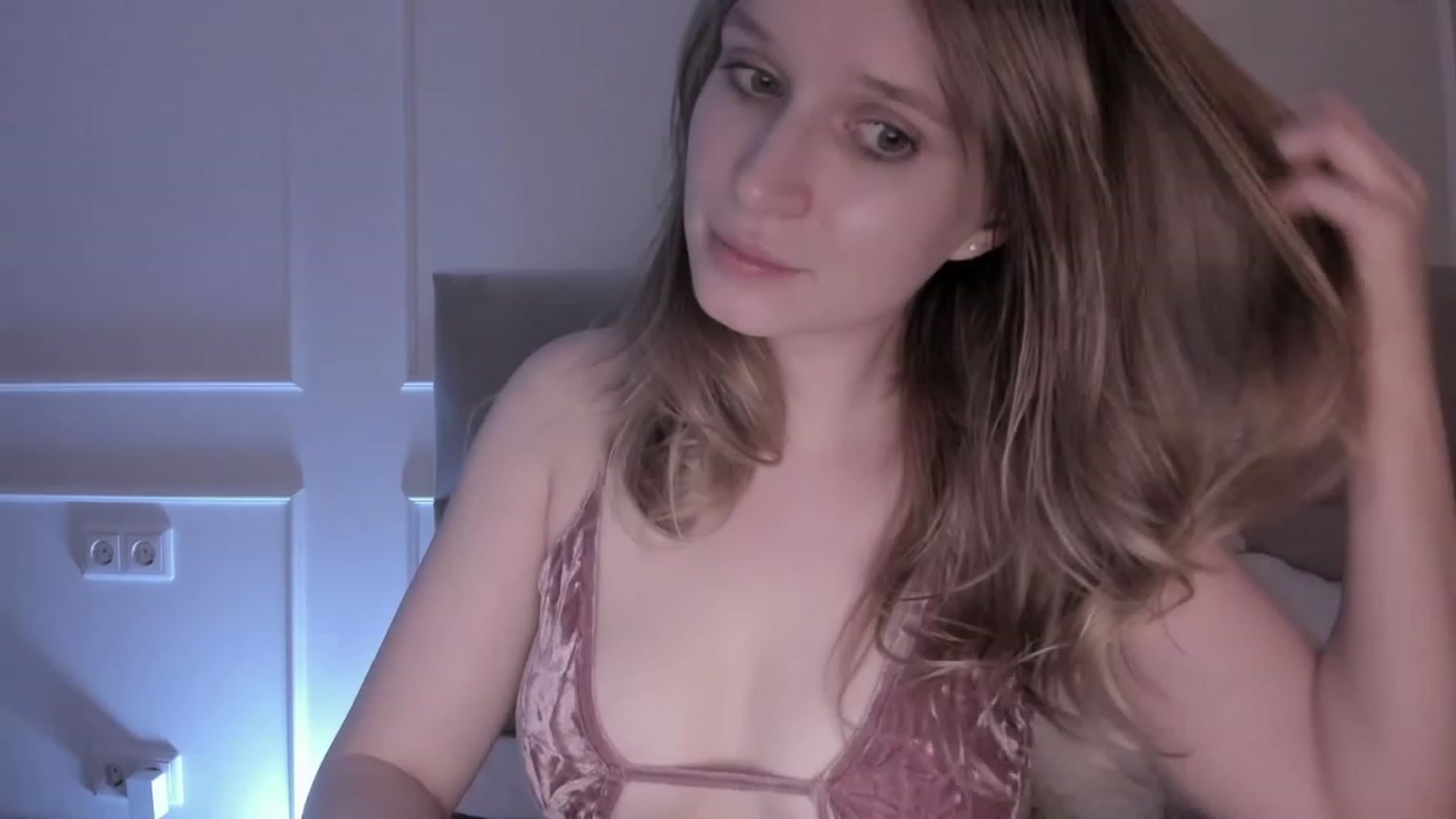Gallery image thumbnail from Speculoos_'s myfreecams stream on, 11/27/2023, 21:05 image 9 of 20