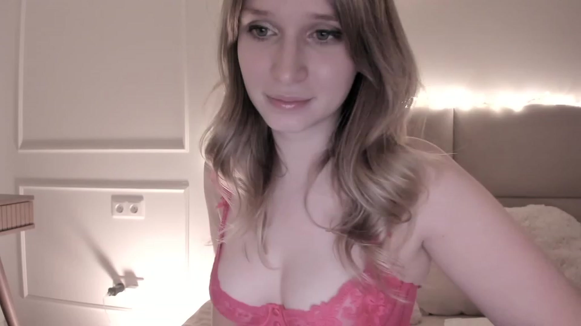 Gallery image thumbnail from Speculoos_'s myfreecams stream on, 12/18/2023, 20:46 image 6 of 20