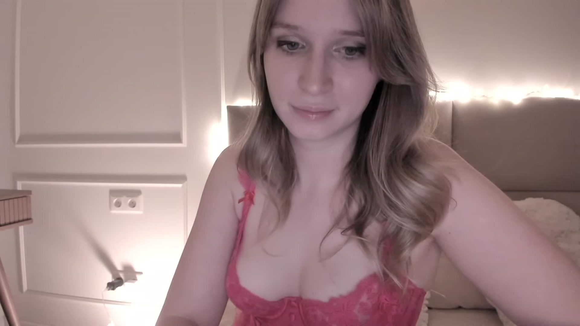 Gallery image thumbnail from Speculoos_'s myfreecams stream on, 12/18/2023, 20:46 image 3 of 20