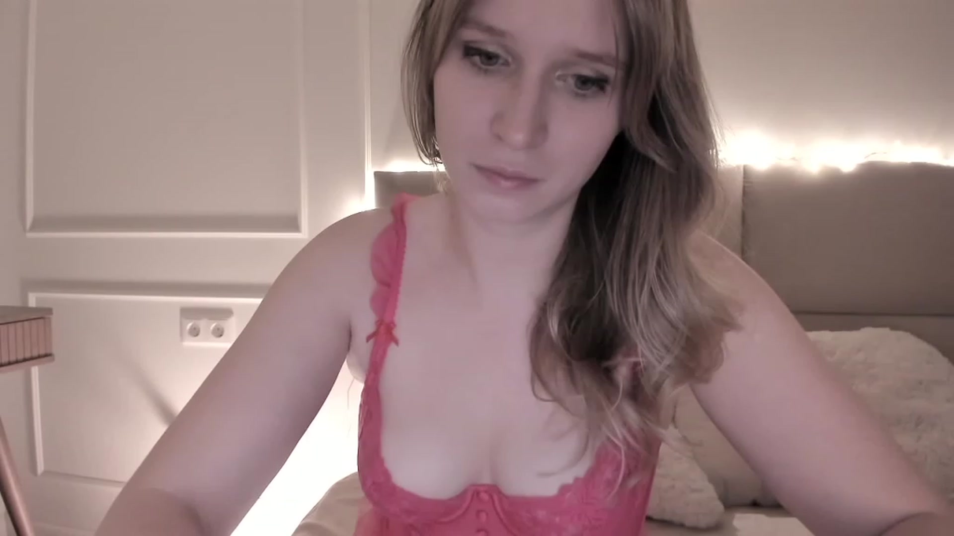 Gallery image thumbnail from Speculoos_'s myfreecams stream on, 12/18/2023, 20:46 image 12 of 20