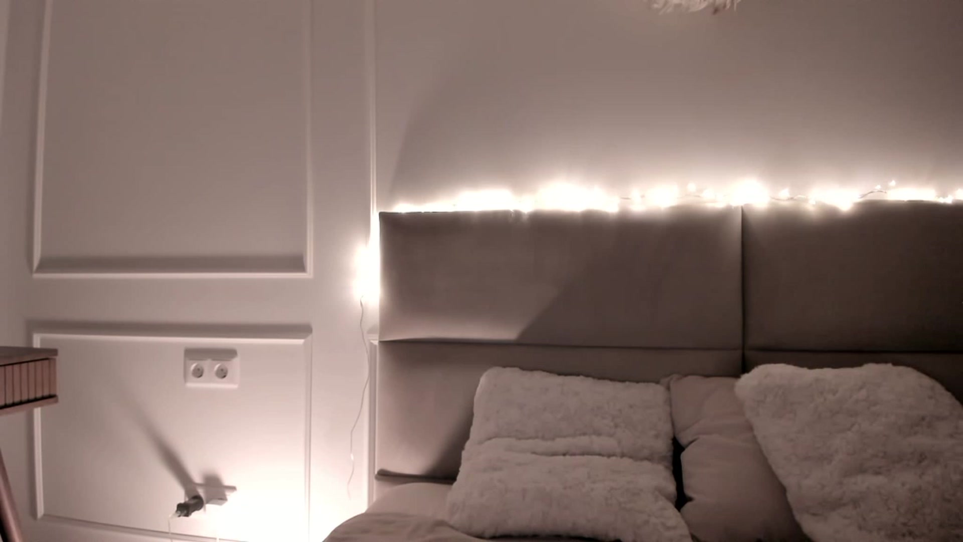 Gallery image thumbnail from Speculoos_'s myfreecams stream on, 12/18/2023, 20:46 image 9 of 20