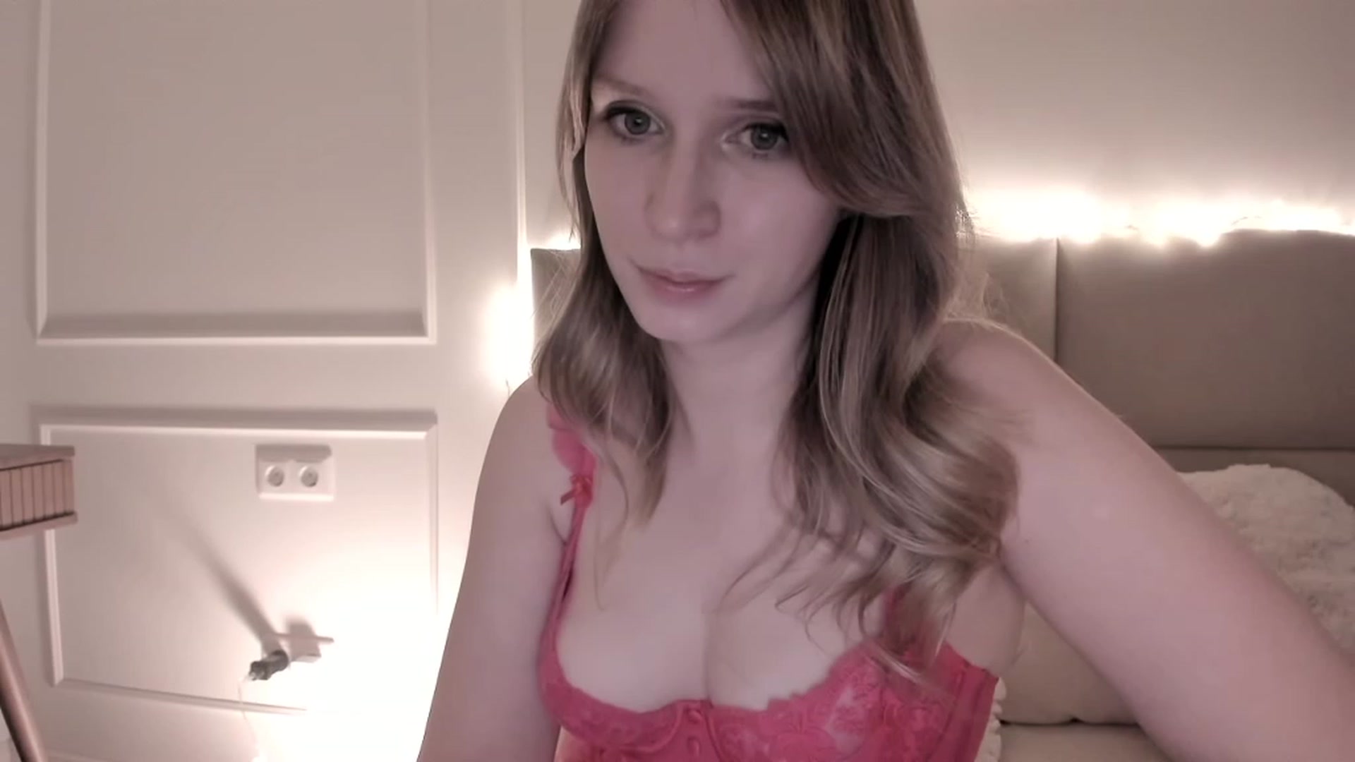 Gallery image thumbnail from Speculoos_'s myfreecams stream on, 12/18/2023, 20:46 image 2 of 20