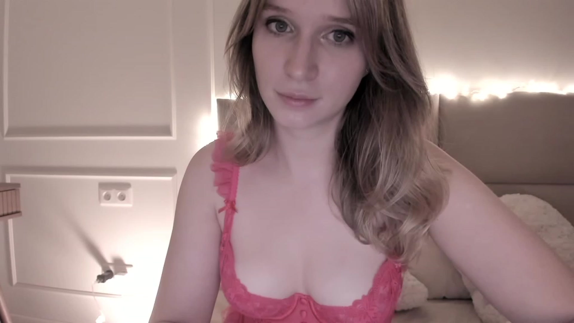 Gallery image thumbnail from Speculoos_'s myfreecams stream on, 12/18/2023, 20:46 image 20 of 20