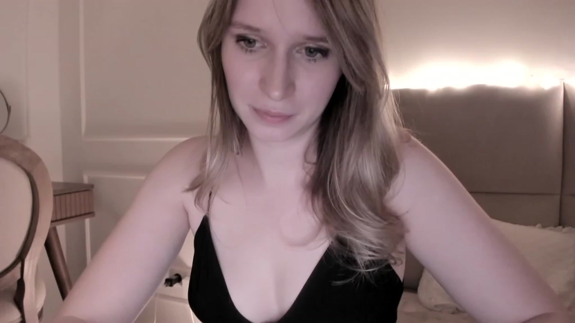 Gallery image thumbnail from Speculoos_'s myfreecams stream on, 12/19/2023, 20:55 image 17 of 20