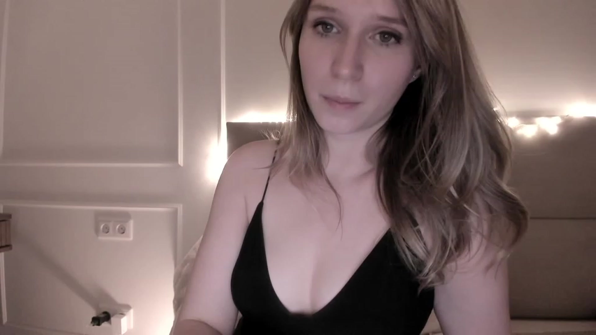 Gallery image thumbnail from Speculoos_'s myfreecams stream on, 12/19/2023, 20:55 image 19 of 20