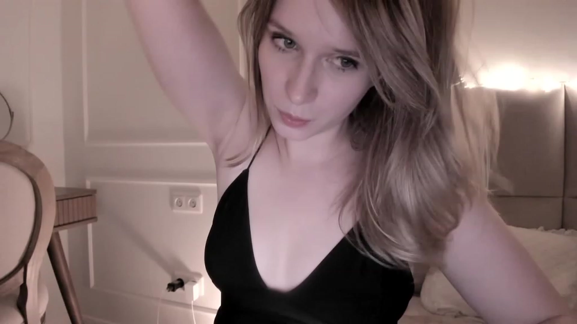 Gallery image thumbnail from Speculoos_'s myfreecams stream on, 12/19/2023, 20:55 image 14 of 20