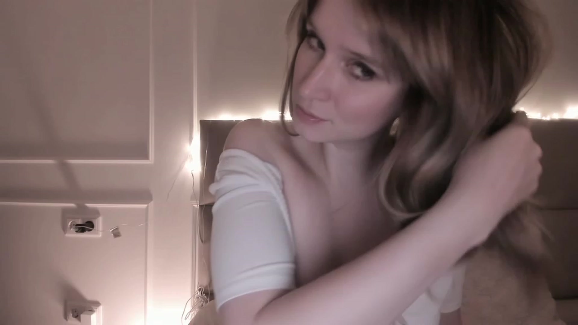 Gallery image thumbnail from Speculoos_'s myfreecams stream on, 12/20/2023, 20:15 image 2 of 20