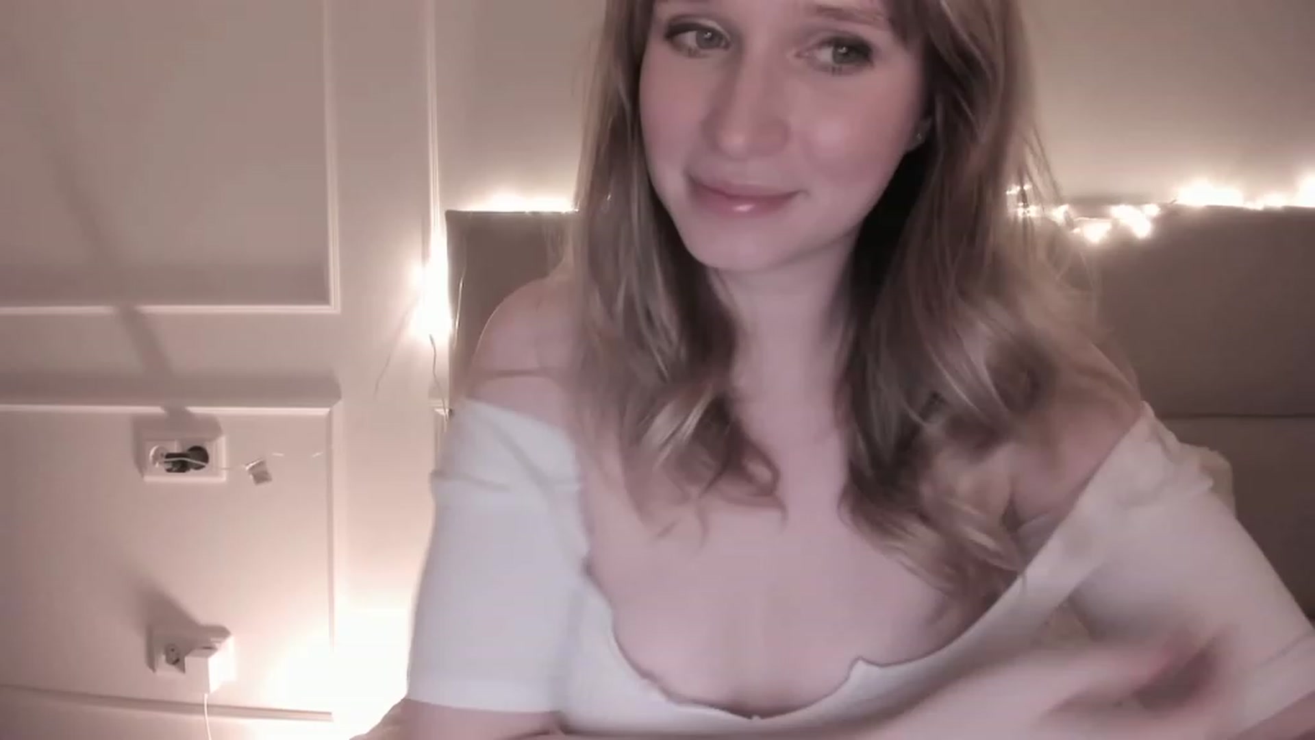 Gallery image thumbnail from Speculoos_'s myfreecams stream on, 12/20/2023, 20:15 image 11 of 20