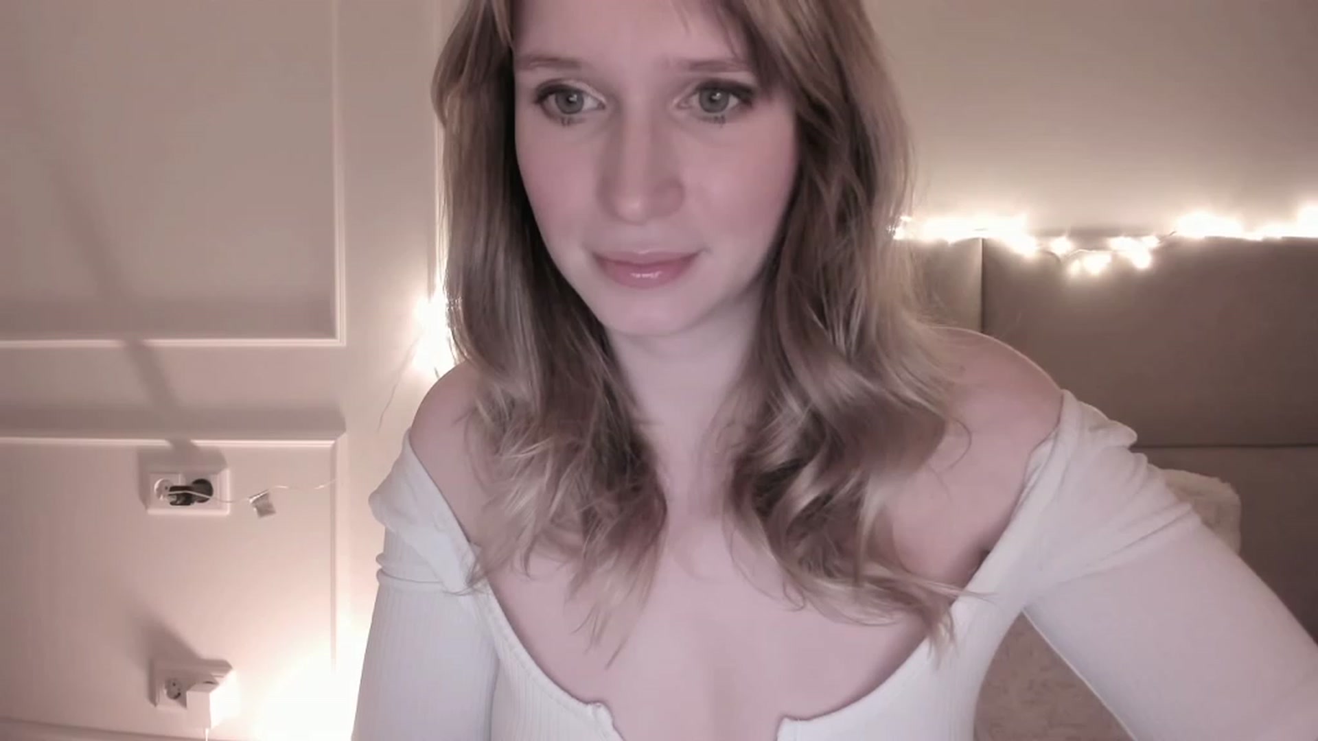 Gallery image thumbnail from Speculoos_'s myfreecams stream on, 12/20/2023, 20:15 image 1 of 20