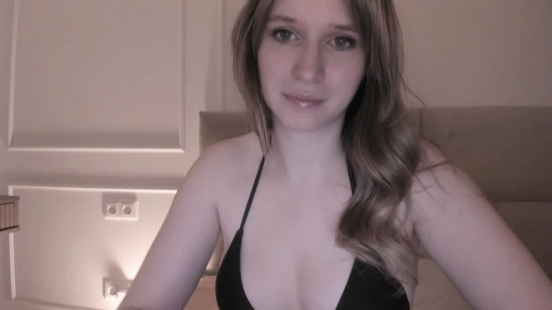 Gallery image thumbnail from Speculoos_'s myfreecams stream on, 02/08/2024, 20:37 image 7 of 20