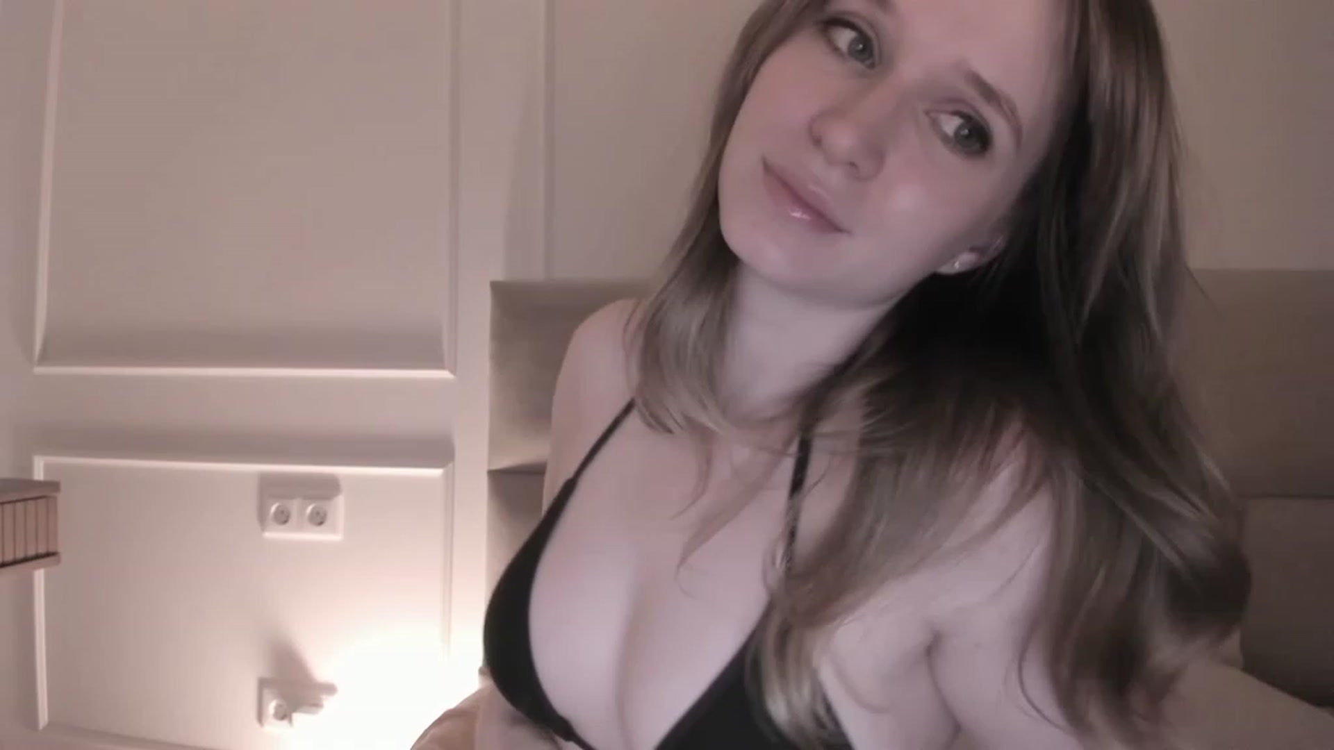 Gallery image thumbnail from Speculoos_'s myfreecams stream on, 02/08/2024, 20:37 image 12 of 20