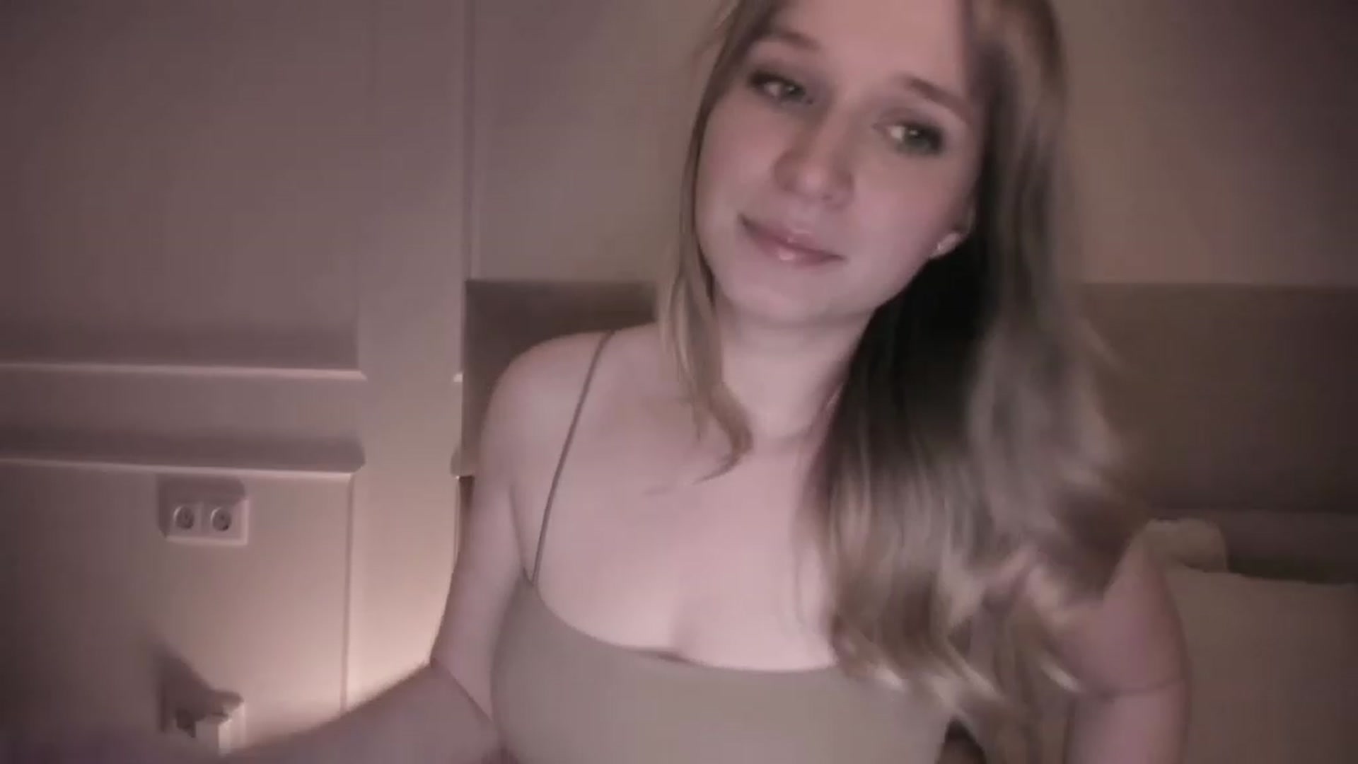 Gallery image thumbnail from Speculoos_'s myfreecams stream on, 03/08/2024, 20:54 image 17 of 20