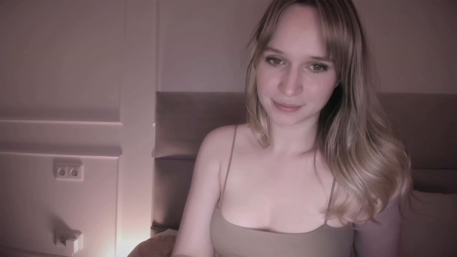 Gallery image thumbnail from Speculoos_'s myfreecams stream on, 03/08/2024, 20:54 image 18 of 20