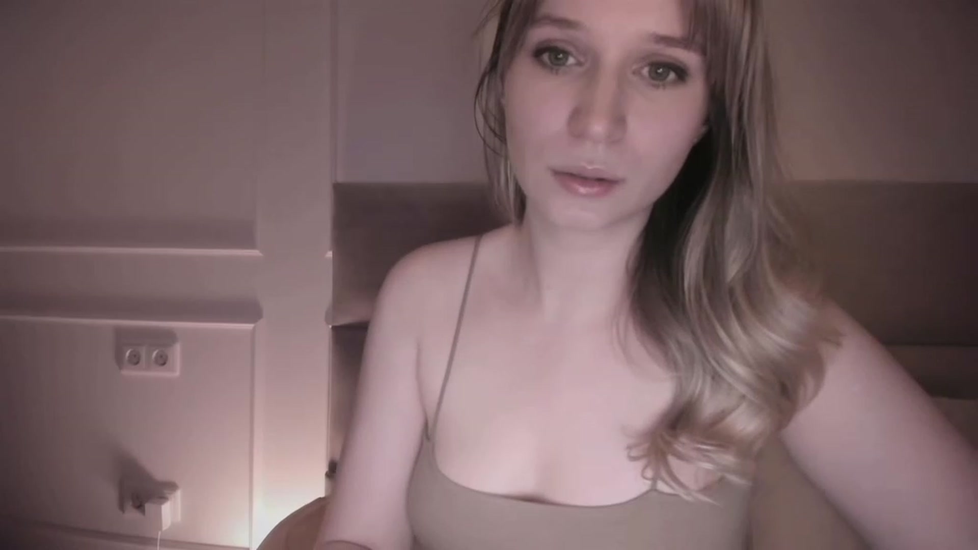 Gallery image thumbnail from Speculoos_'s myfreecams stream on, 03/08/2024, 20:54 image 14 of 20