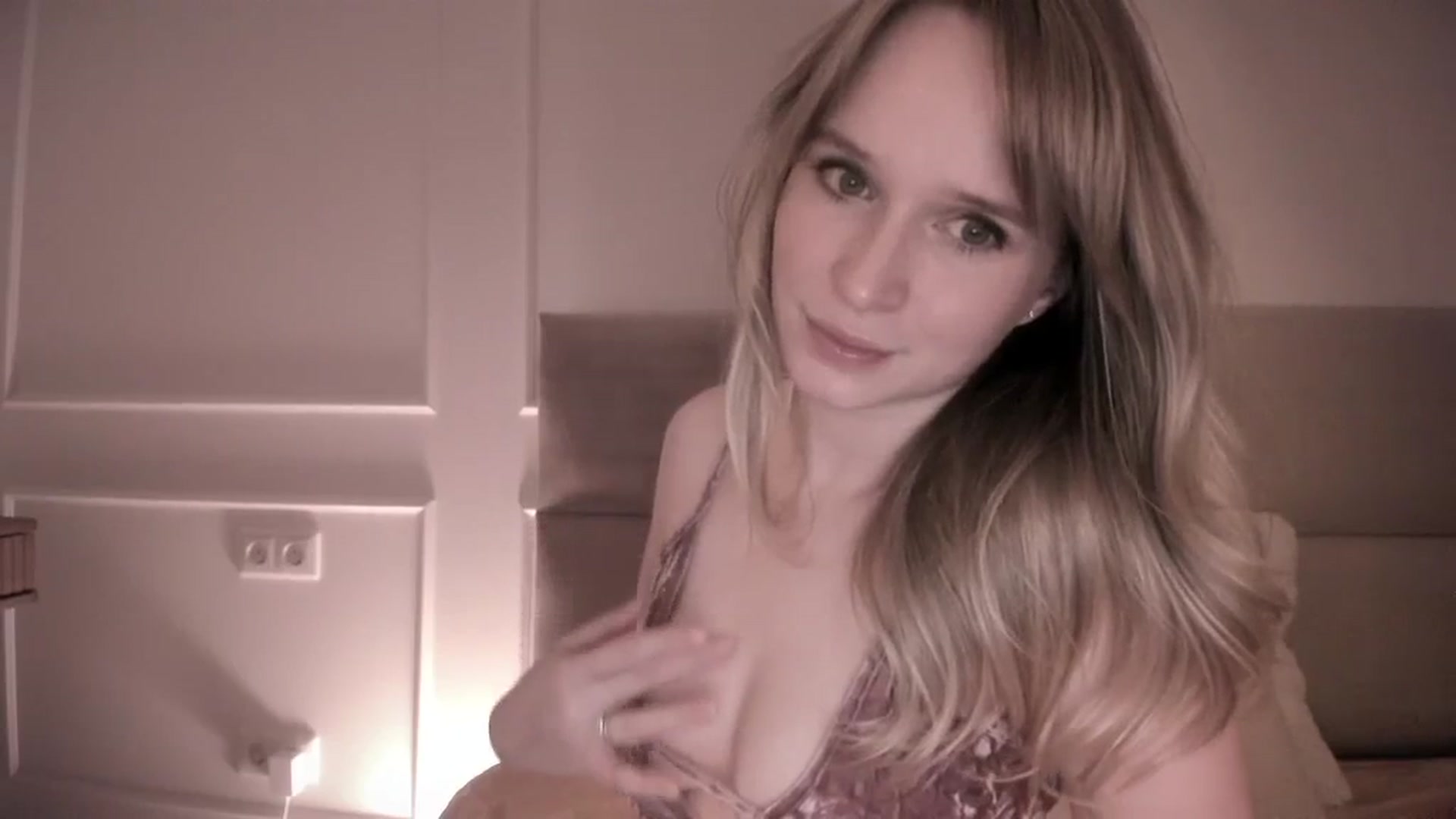 Gallery image thumbnail from Speculoos_'s myfreecams stream on, 03/17/2024, 22:15 image 12 of 20