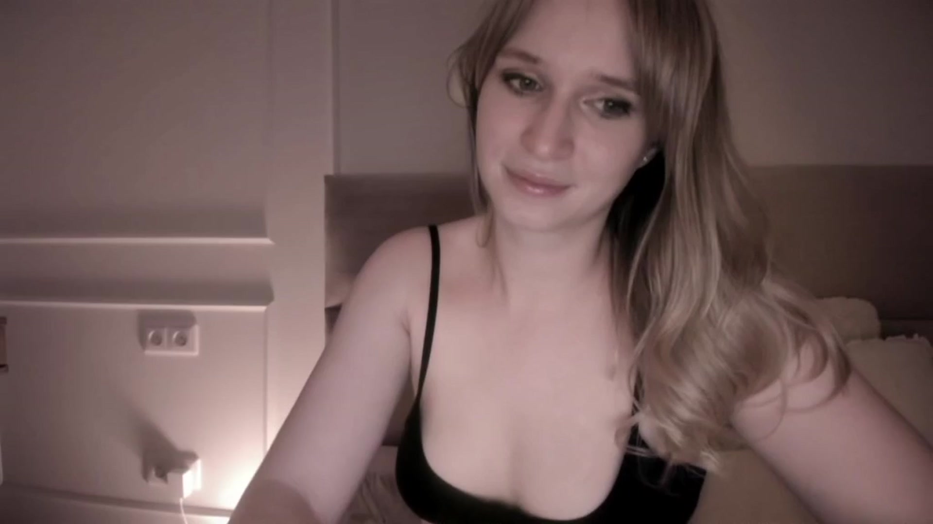 Gallery image thumbnail from Speculoos_'s myfreecams stream on, 03/27/2024, 21:30 image 6 of 20