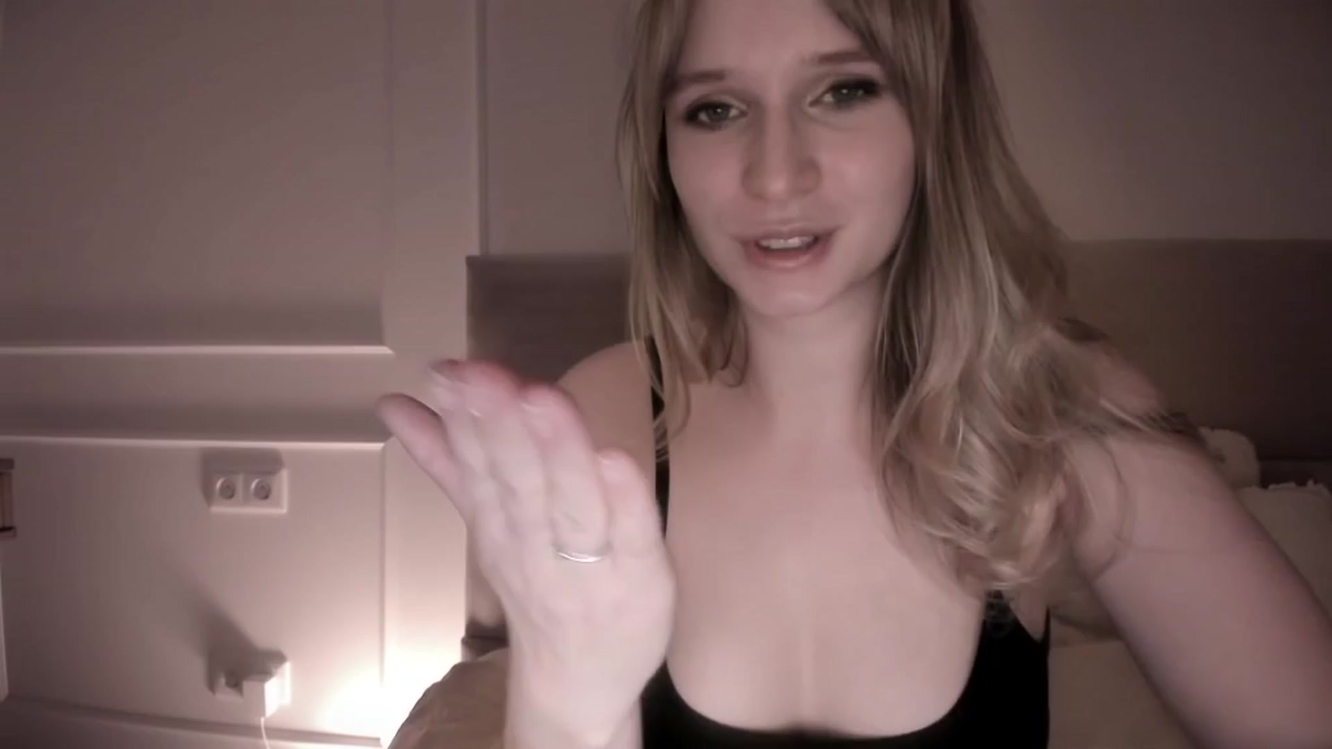 Gallery image thumbnail from Speculoos_'s myfreecams stream on, 03/27/2024, 21:30 image 18 of 20